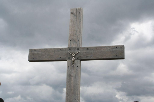 drewniany krzyż na Grzesiu