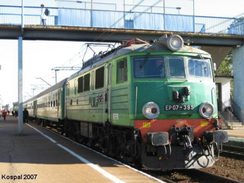 14.10.2007 (Krzyż) EP07-395 z pociągiem pośpiesznym rel. Łódź Kaliska - Szczecin Gł (Włokniarz)