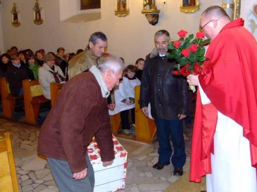 Ostatnia Msza Święta i pożegnanie ks. Piotra Kradasa z Dąbrówki, odchodzącego do parafii w Somoninie!
Dąbrówka - 29.11.2007 r.