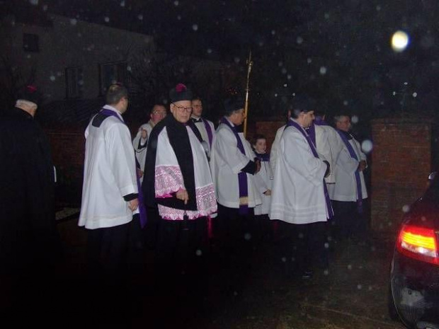 Ceremonia wprowadzenia ks. Pawła Sitarka na proboszcza parafii w Dąbrówce - 11.12.2007r.