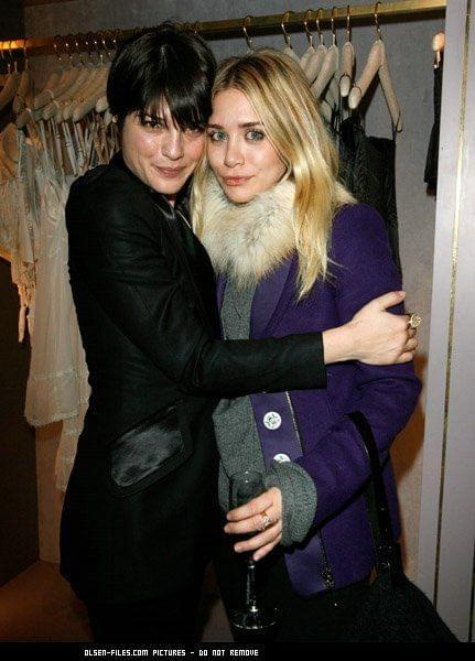 Ashley at the Kiki De Montparnasse store opening-events grudzień 2007