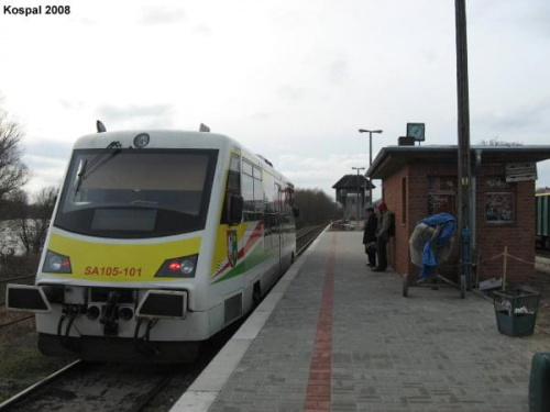 31.01.2008 (Gorzów Wlkp) SA105-101 jako pociąg osobowy rel. Zbąszynek - Gorzów Wlkp.