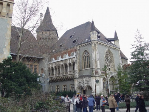 Budapeszt - zamek Vajdahunyad w Paku Miejskim (Milenijnym) #węgry #wycieczka #wino #eger #budapeszt