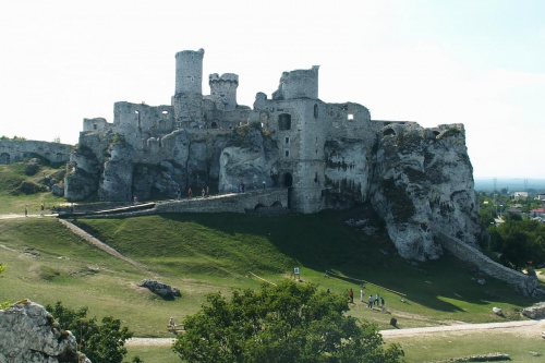 Zamek Ogrodzieniec Podzamcze