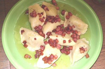 Pierogi z kaszą i mięsem #DrugieDania #obiad #jedzenie #kulinaria #pierogi #kasza #mięso