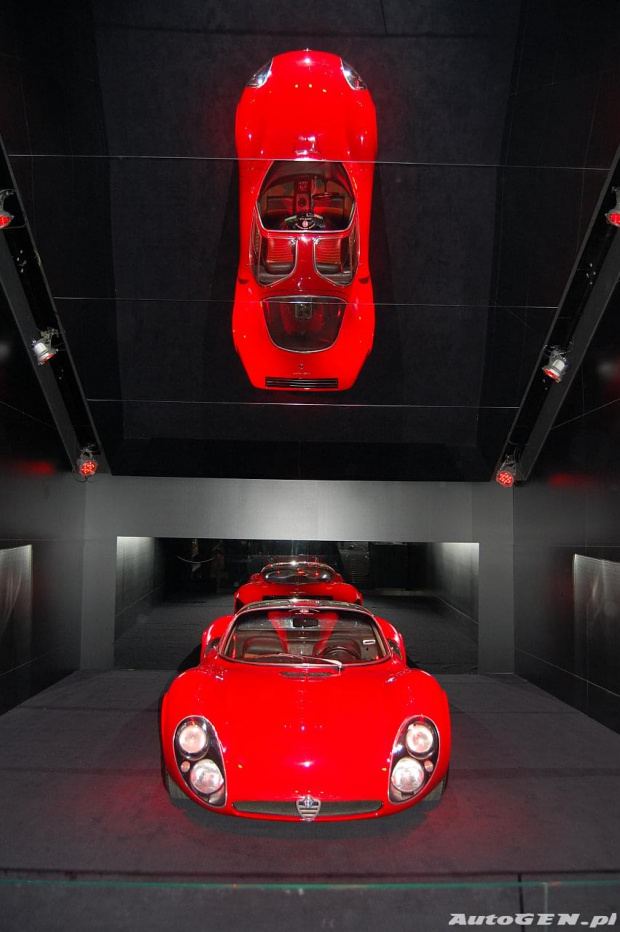 Alfa Romeo Tipo 33.2 Stradale na salonie samochodowym w Genewie 2008. / www.autogen.pl