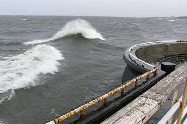 Fale sztormowe przy kołobrzeskim molo #sztorm #kołobrzeg