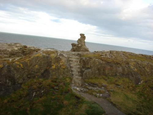 ruiny nad wybrzeżem w Wicklow