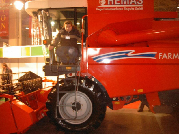 Ja na kombajnie Hemas Farmer. #kombajn #traktor #rolnictwo #farmer #wystawa #Poznań