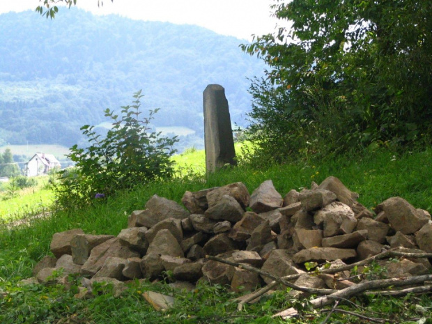 bieszczadzki grób żydowski #cmentarz #balogród #macewa #bieszczady #góry