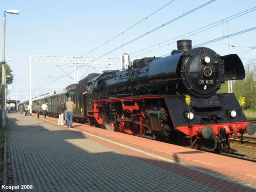 03.05.2008 (Rzepin) BR03 1010 z 13 wagonami oraz BR52 8177-9 na popychu jako p.specjalny z Berlina do Wolsztyna.