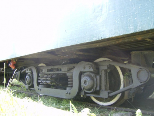 Gnieźnieński wagon 3Aw - wózek. 10 maja 2008 r. #wąskotorówka #Gniezno #Gkw