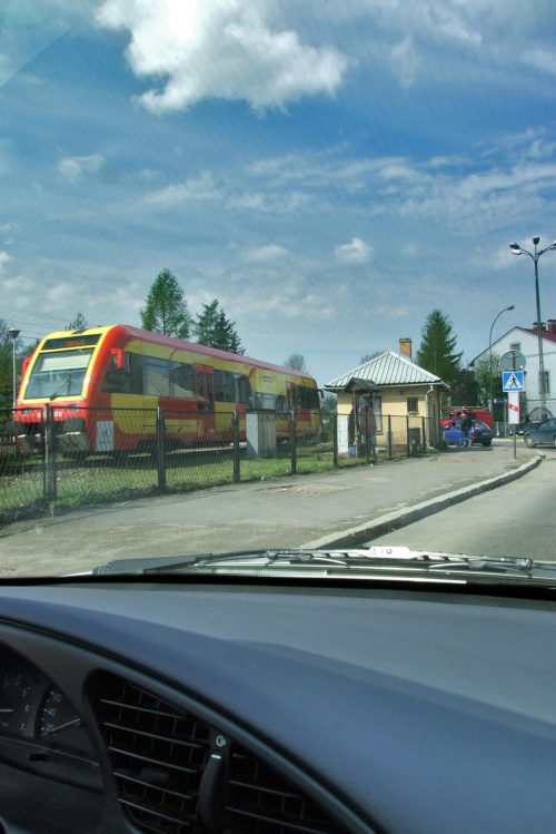 a lodzki tramwaj regionalny w Sanoku maja od dawna:) 5minut w prazacym sloncu:(