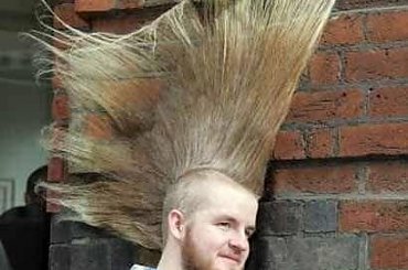 Chciałbym zobaczyć, jak wsiada do autobusu ;) #humor #dowcip #śmieszne #smieszne