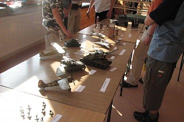 #wystawa #modelarska #modele #kartonowe #plastikowe #redukcyjne #modelarstwo #czołgi #samoloty #łodzie #okręty #pojazdy #figurki