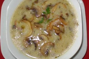 Zupa pieczarkowa z ziemniakami..Przepisy na : http://www.kulinaria.foody.pl/ , http://www.kuron.com.pl/ i http://kulinaria.uwrocie.info #zupa #grzyby #pieczarki #obiad #jedzenie #kulinaria #PrzepisyKulinarne