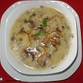 Zupa pieczarkowa z ziemniakami..Przepisy na : http://www.kulinaria.foody.pl/ , http://www.kuron.com.pl/ i http://kulinaria.uwrocie.info #zupa #grzyby #pieczarki #obiad #jedzenie #kulinaria #PrzepisyKulinarne