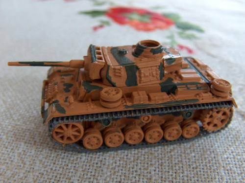 Pzkpfw III Ausf. M/N
Pierwszy sklejony na poważnie model plastikowy. Z uwagi na brak umiejętności, jest to parodia modelarstwa plastikowego.... #Modelarstwo #PzkpfwIII #Plastik