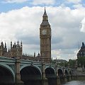 Parlament z wierzchu wyglada bardzo ladnie jednak w srodku jest troche mniej ciekawie, ciagle konserwacje, przebudowy:) #BigBen #chmurki #most #Parlament #Tamiza #zegar #Londyn #Niebo