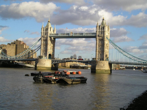 Podnoszony most #chmurki #most #Tamiza #Londyn #TowerBridge #Niebo