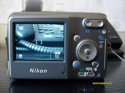 Nikon L2