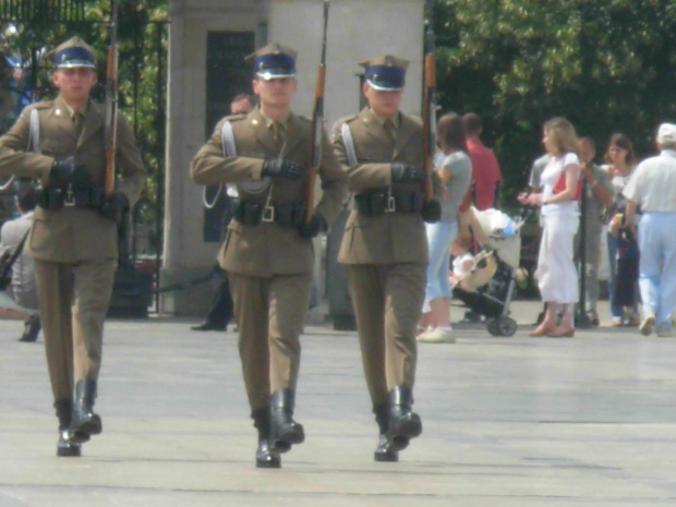 Zmiana warty przy Grobie Nieznanego Żołnierza #Warszawa