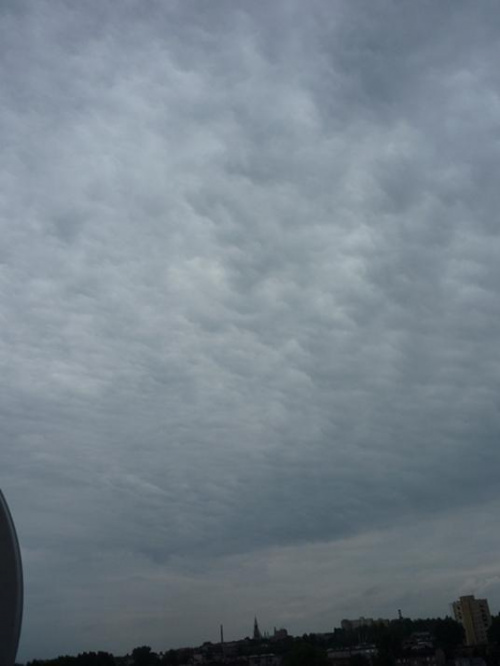 fotka chmur mammatusów nad Chorzowem #natura #chmury #zjawiska #niebo