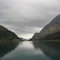 Lago di Fedaia, po prawej północny stok Marmolayd #góry #Dolomity #Włochy