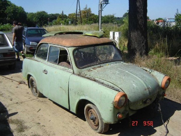 Trabant 500 z pola, gdzie stal 10 lat #P50500TrabantBRq