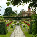 Pond Gardens - w glebi Domek Bankietowy #Hampton #Londyn #Tudor