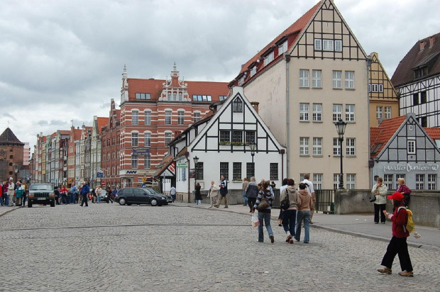 13) ... za Mostem Zielonym rozciąga się odbudowana Starówka.