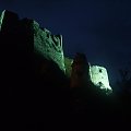 Zamek Spisski hrad na Słowacji nocą (01)