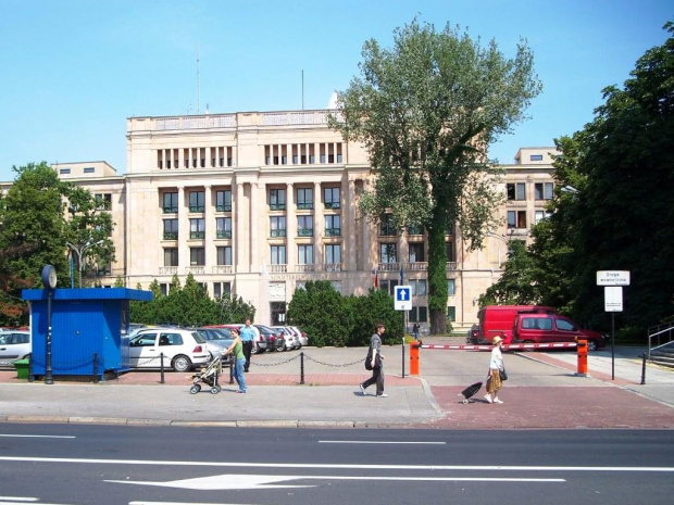 Siedziba Ministerstwa Finansów przy ulicy Świętokrzyskiej. #wakacje #urlop #podróże #zwiedzanie #Polska #Warszawa