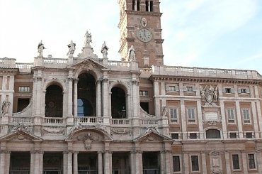 Santa Maria Maggiore - południowa fasada, z tyłu romańska dzwonnica ze średniowiecza #Rzym