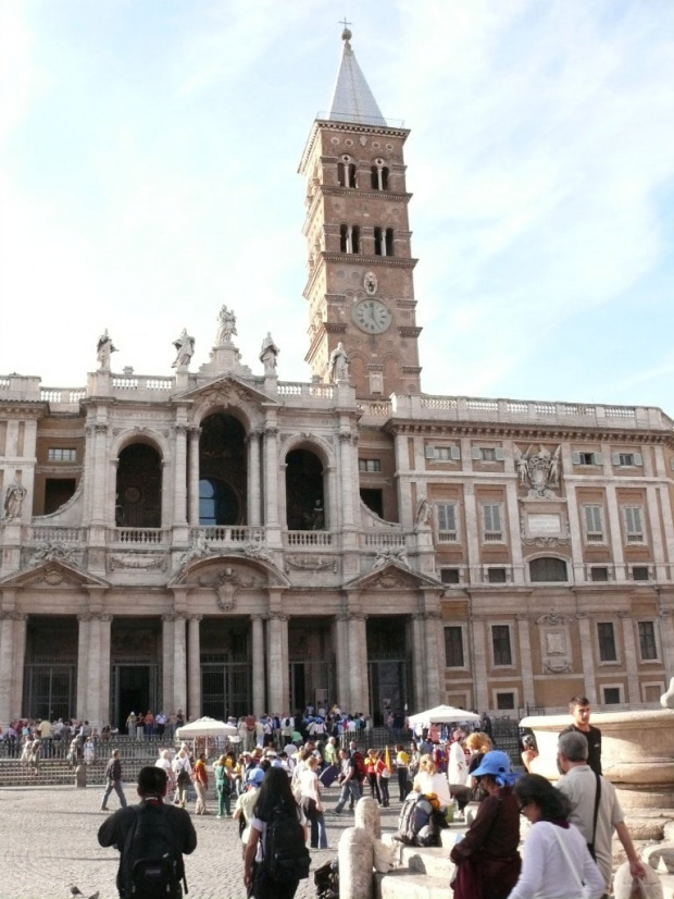 Santa Maria Maggiore - południowa fasada, z tyłu romańska dzwonnica ze średniowiecza #Rzym