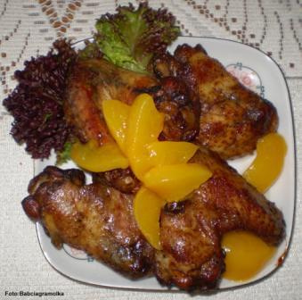 Skrzydełka z kurczaka z syropem klonowym.Przepisy na : http://www.kulinaria.foody.pl/ , http://www.kuron.com.pl/ i http://kulinaria.uwrocie.info #kurczak #skrzydełka #jedzenie #gotowanie #obiad #kulinaria #PrzepisyKulinarne