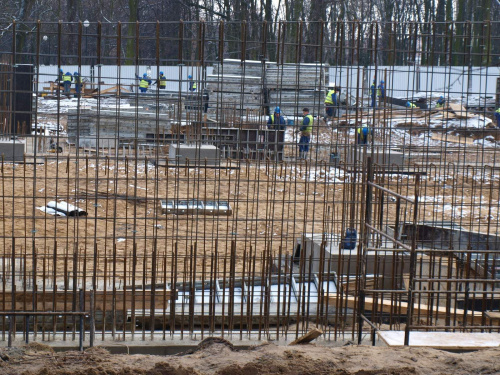 Trwa wylewanie fundamentów - takl wyglądał plac budowy 9 lutego 2009 roku.