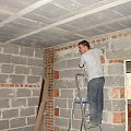 prace elektryczne w trakcie