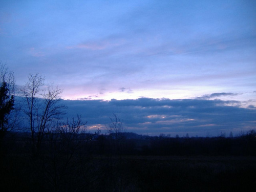 Pochmurny i najcieplejszy dzień lutego 2007 - 13 luty +9 stopni #chmury #drzewa #góry #krajobrazy #niebo #zdjęcia #zachód #słońca #ZachódSłońca #samochód #humor