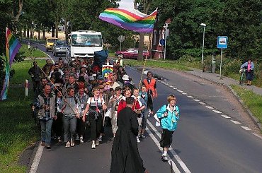 Pielgrzymka piesza Grupa Teczowa A. D. 2007. 29 lipca - 12 sierpnia z Kostrzyna nad Odrą na Jasną Górę. Tegoroczna liczyła 96 uczestników i znów przeszła ponad 440 kilometrów... #pielgrzymka