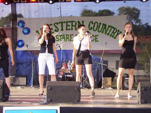 Koncert 15-08-2007 w Babicach jako support to występu Bonney M. Piękne dziewczyny, piękny koncert. Lepszy niz Bonney M.