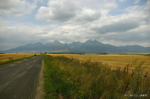 Dorga do Smokowców. Panorama Tatr.