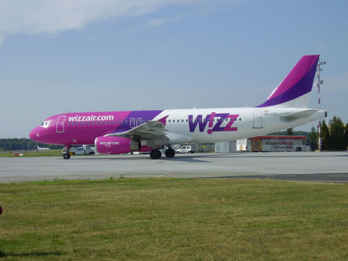 WizzAir - Airbus A320-233 - HA-LPC