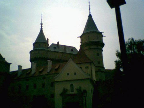 Zamek w Bojnicach na Słowacji :) Byłam na wakacjach na Słowacji i w Zakopcu mam mnówstwo fotek :)