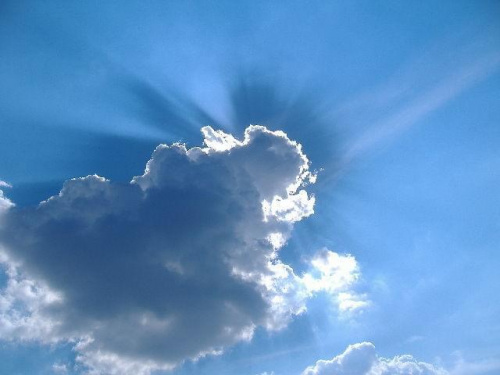 Zdjęcie z lipca 2006 #chmury #drzewa #góry #krajobrazy #niebo #zdjęcia #zachód #słońca #ZachódSłońca #samochód #humor
