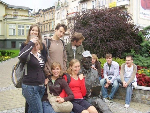 kolejny zimny drań, a do gorrących dziewczyn dołączyli równie gorrący mężczyźni ;)