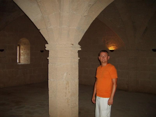 w podziemiach klasztoru