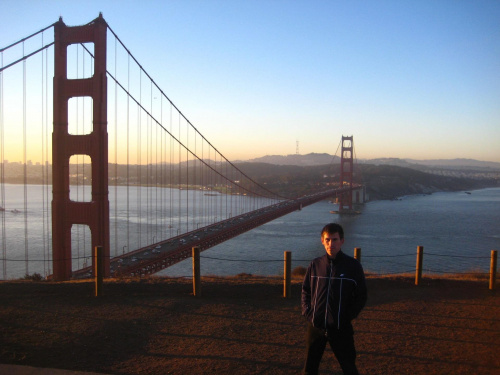 piękny wschód słońca przy Golden Bridge w San Francisco