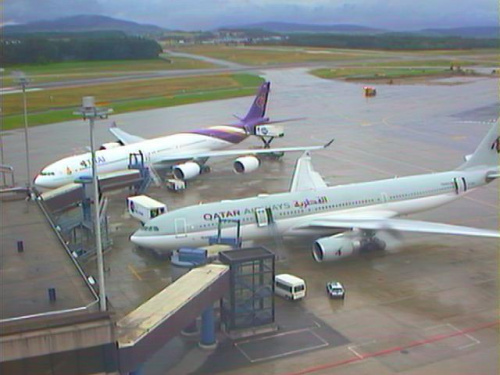 A340 Thai & A330 Qatar