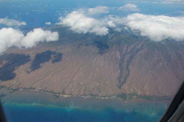 do takiej wysokości wdrapują się ludzie z domami na stok wulkanu - Hawaje #usa #wycieczka